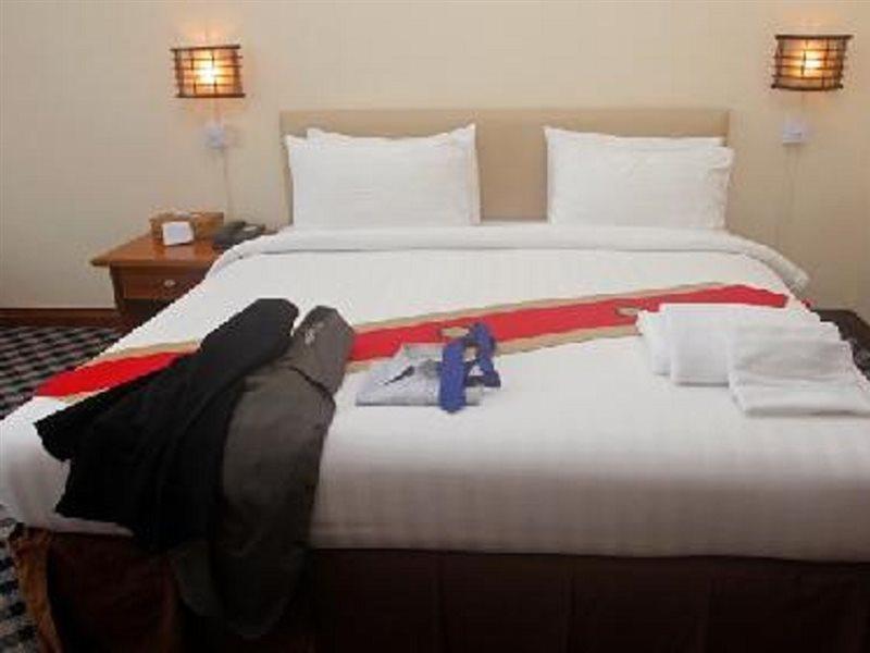 Asia Plaza Hotel Yangon Eksteriør bilde