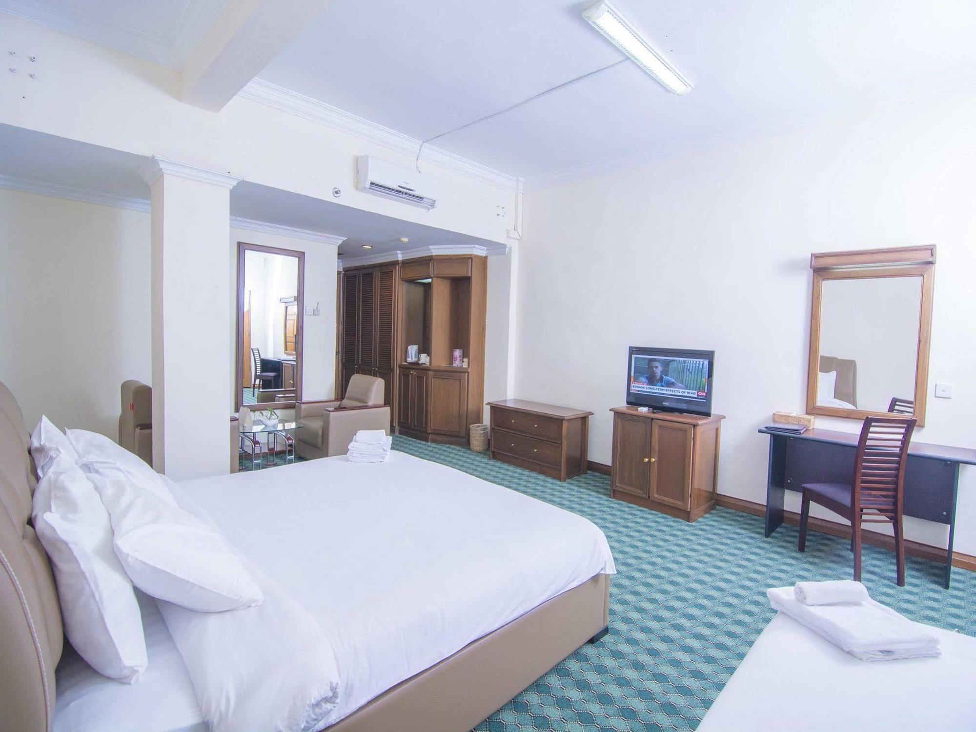 Asia Plaza Hotel Yangon Eksteriør bilde