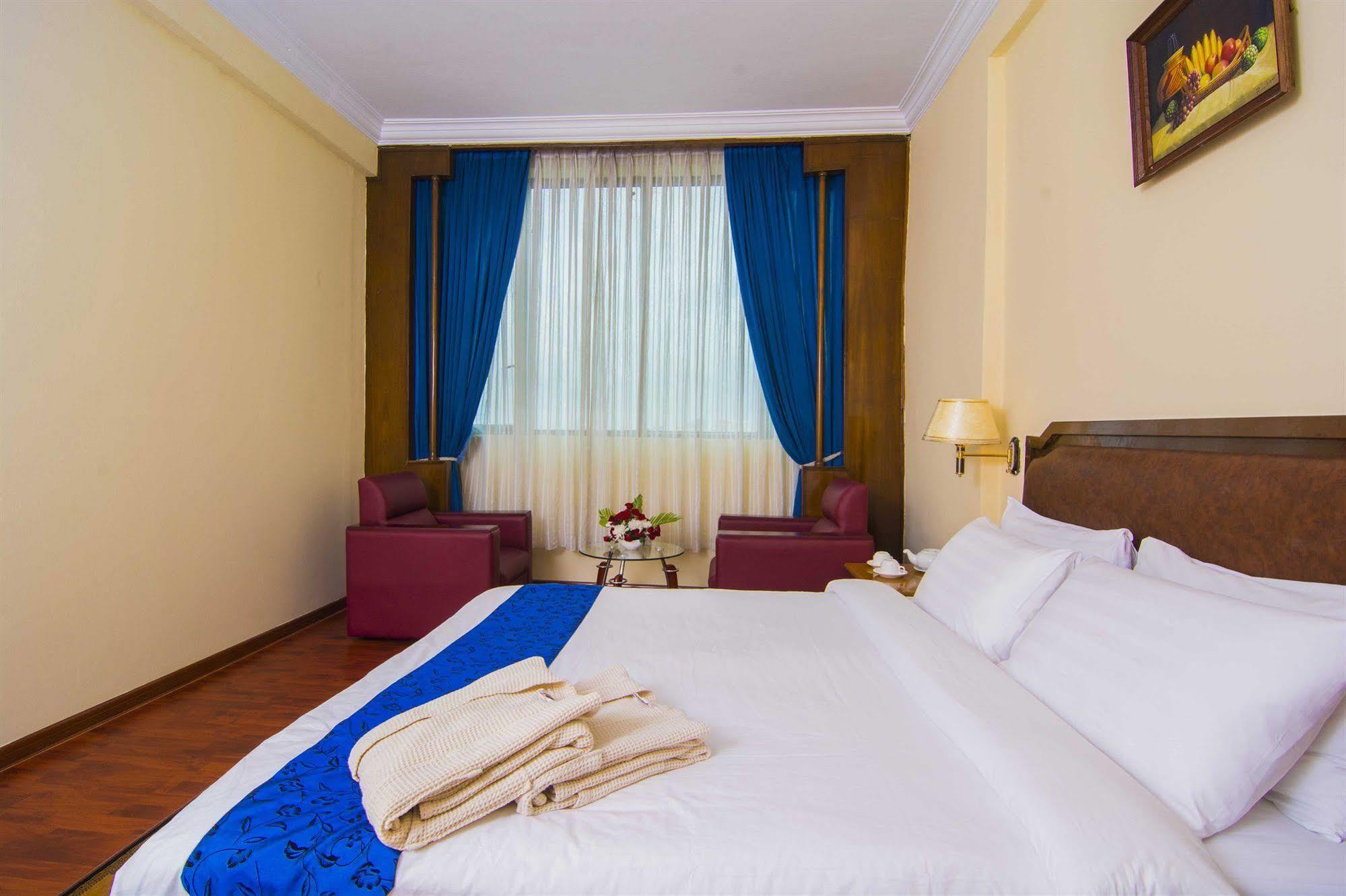 Asia Plaza Hotel Yangon Eksteriør bilde