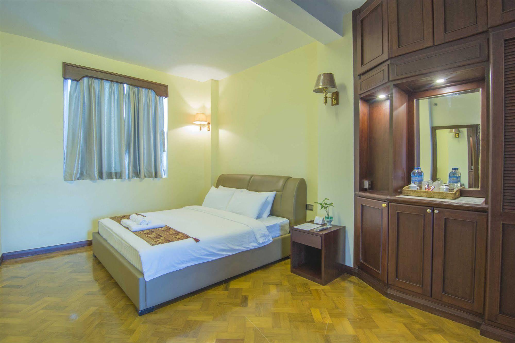 Asia Plaza Hotel Yangon Eksteriør bilde